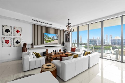 Condominio en venta en Aventura, Florida, 4 dormitorios, 273.32 m2 № 1983317 - foto 15