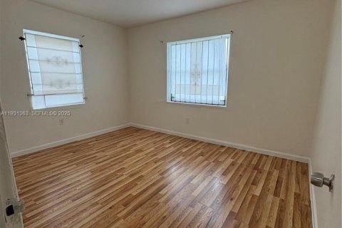 Купить виллу или дом в Майами, Флорида 3 спальни, 108.42м2, № 1990000 - фото 11