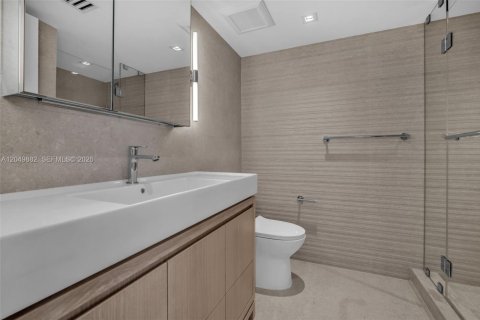 Condominio en venta en Surfside, Florida, 1 dormitorio, 86.12 m2 № 2181603 - foto 18