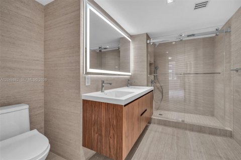 Condominio en venta en Surfside, Florida, 1 dormitorio, 86.12 m2 № 2181603 - foto 14