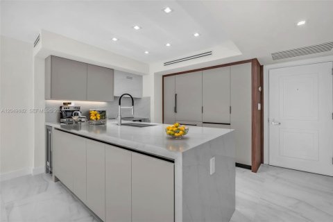 Condominio en venta en Surfside, Florida, 1 dormitorio, 86.12 m2 № 2181603 - foto 7