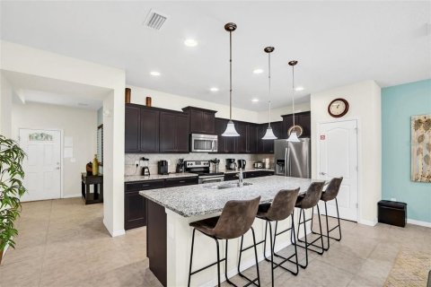 Adosado en venta en Kissimmee, Florida, 5 dormitorios, 210.24 m2 № 1554337 - foto 9
