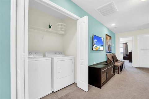 Adosado en venta en Kissimmee, Florida, 5 dormitorios, 210.24 m2 № 1554337 - foto 24