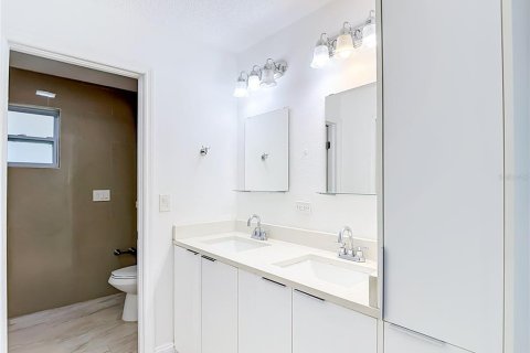 Casa en venta en Tampa, Florida, 3 dormitorios, 168.34 m2 № 2383821 - foto 25
