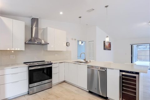 Casa en venta en Tampa, Florida, 3 dormitorios, 168.34 m2 № 2383821 - foto 14