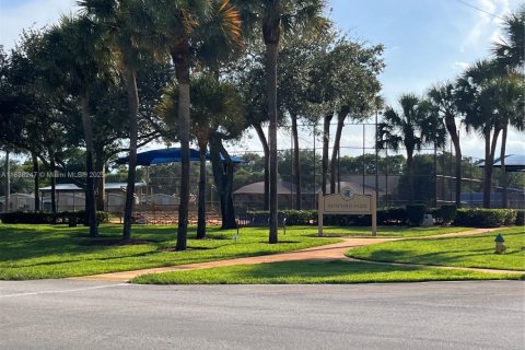 Land in Coconut Creek, Florida № 2077233 - photo 9