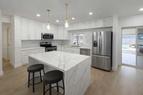 Villa ou maison à louer à Hollywood, Floride: 3 chambres, 163.14 m2 № 2001284 - photo 3