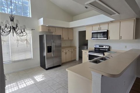 House in Lakeland, Florida 3 bedrooms, 136.75 sq.m. № 2237682 - photo 5