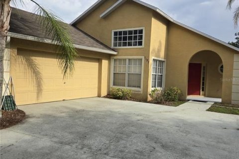 House in Lakeland, Florida 3 bedrooms, 136.75 sq.m. № 2237682 - photo 2