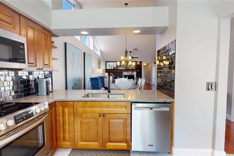 House in Palm Harbor, Florida 4 bedrooms, 186.36 sq.m. № 1572773 - photo 10