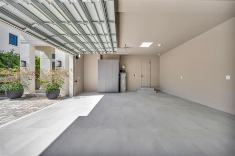 Touwnhouse à vendre à Coral Gables, Floride: 4 chambres, 339.09 m2 № 2090119 - photo 8