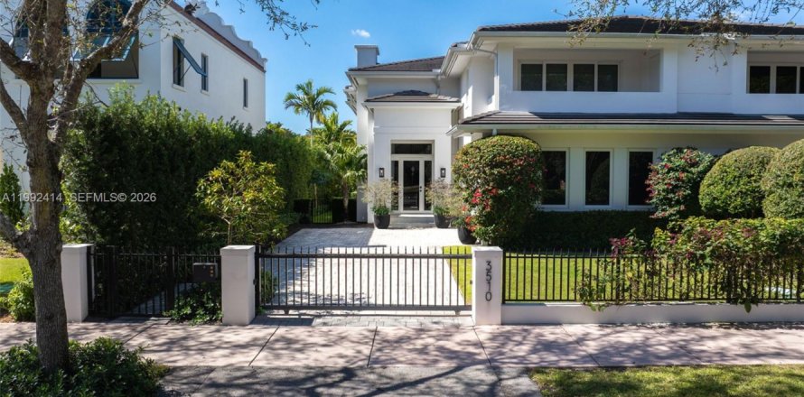 Touwnhouse à Coral Gables, Floride 4 chambres, 339.09 m2 № 2090119