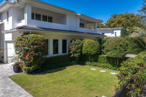 Touwnhouse à vendre à Coral Gables, Floride: 4 chambres, 339.09 m2 № 2090119 - photo 4