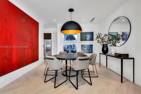 Touwnhouse à vendre à Coral Gables, Floride: 4 chambres, 339.09 m2 № 2090119 - photo 15