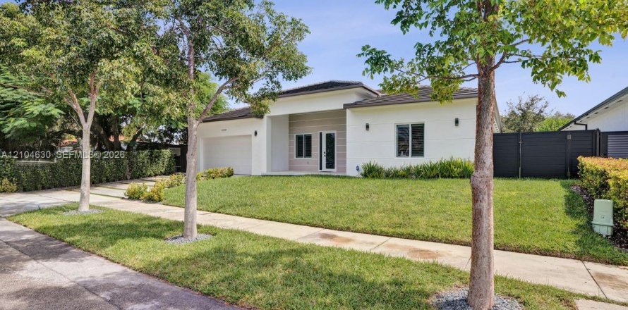 House in Cutler Bay, Florida 4 bedrooms, 213.49 sq.m. № 2428567