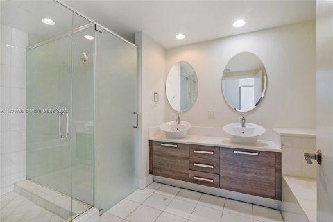 Condominio en venta en Aventura, Florida, 2 dormitorios, 154.5 m2 № 1890339 - foto 13