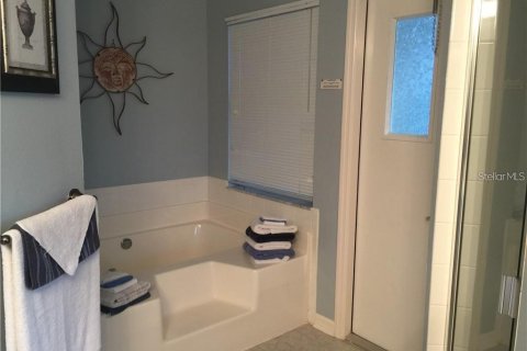 Casa en alquiler en Kissimmee, Florida, 4 dormitorios, 143.63 m2 № 1767079 - foto 23