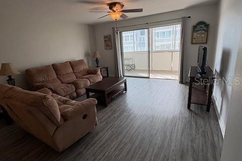 Condominio en alquiler en Belleair Bluffs, Florida, 2 dormitorios, 105.26 m2 № 2094016 - foto 7