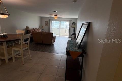 Condominio en alquiler en Belleair Bluffs, Florida, 2 dormitorios, 105.26 m2 № 2094016 - foto 6