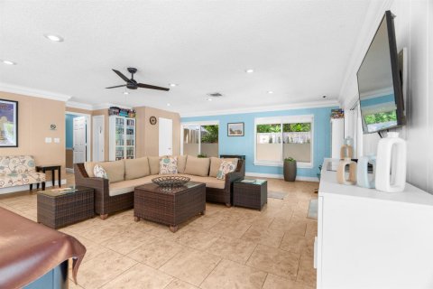 Condo in Wilton Manors, Florida, 2 bedrooms  № 2083643 - photo 28