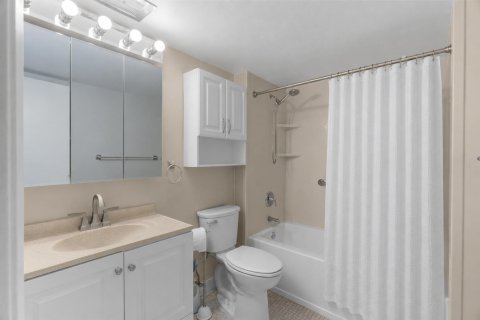 Condo in Wilton Manors, Florida, 2 bedrooms  № 2083643 - photo 11