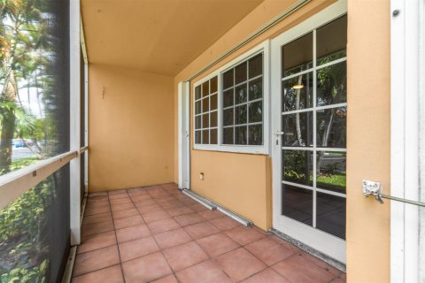 Condo in Wilton Manors, Florida, 2 bedrooms  № 2083643 - photo 17