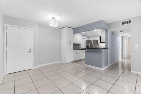 Condo in Wilton Manors, Florida, 2 bedrooms  № 2083643 - photo 5
