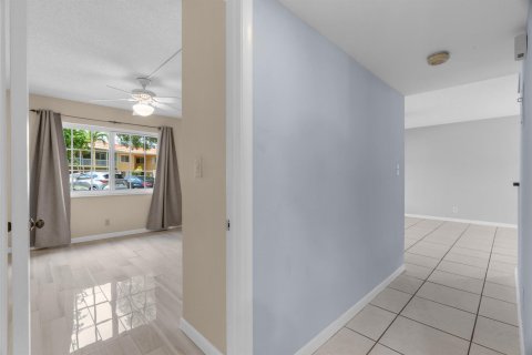 Condo in Wilton Manors, Florida, 2 bedrooms  № 2083643 - photo 7