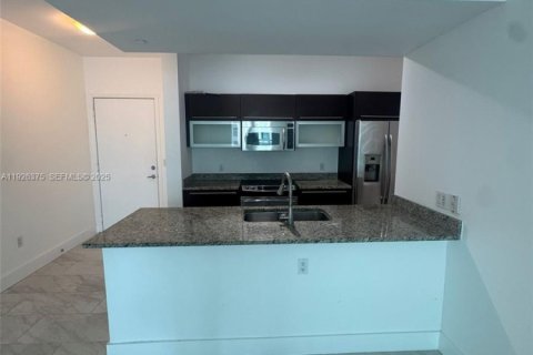Condo in Miami, Florida, 1 bedroom  № 1985708 - photo 3