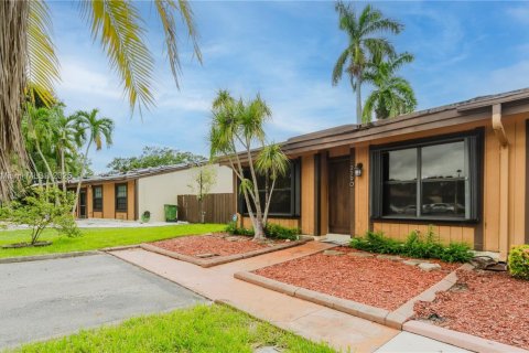 Купить виллу или дом в Пемброк-Пайнс, Флорида 2 спальни, 111.11м2, № 1929888 - фото 7