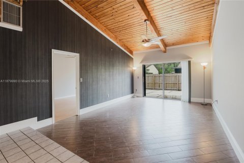 Купить виллу или дом в Пемброк-Пайнс, Флорида 2 спальни, 111.11м2, № 1929888 - фото 28