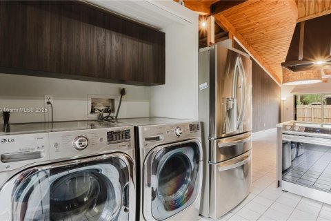 Купить виллу или дом в Пемброк-Пайнс, Флорида 2 спальни, 111.11м2, № 1929888 - фото 18