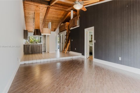 Купить виллу или дом в Пемброк-Пайнс, Флорида 2 спальни, 111.11м2, № 1929888 - фото 27