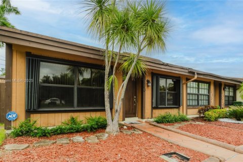 Купить виллу или дом в Пемброк-Пайнс, Флорида 2 спальни, 111.11м2, № 1929888 - фото 6