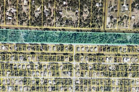 Terrain à North Port, Floride № 2408037