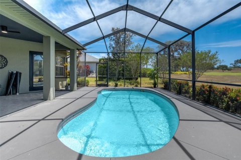 House in Lakeland, Florida 3 bedrooms, 315.87 sq.m. № 2348288 - photo 12