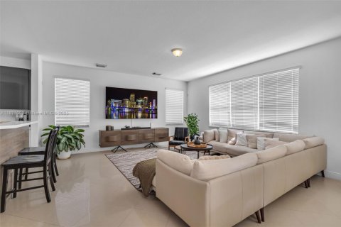House in Doral, Florida 5 bedrooms, 339.09 sq.m. № 1897857 - photo 28