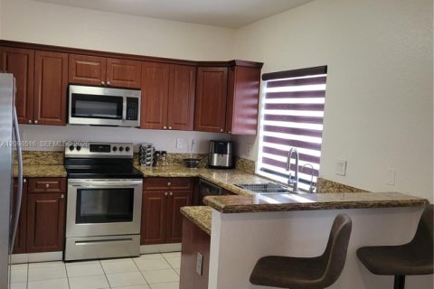 House in Homestead, Florida 4 bedrooms, 152.45 sq.m. № 2402445 - photo 18