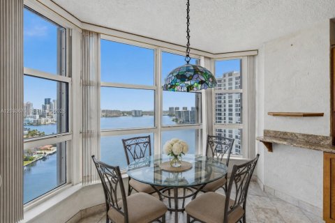 Condo in Aventura, Florida, 2 bedrooms  № 2087359 - photo 4