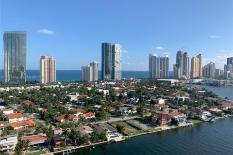 Condo in Aventura, Florida, 2 bedrooms  № 2087359 - photo 12