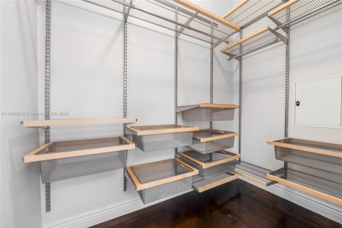 Condo in Miami, Florida, 2 bedrooms  № 1892236 - photo 13