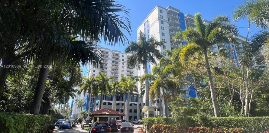 Condo in Miami, Florida, 1 bedroom  № 2086497