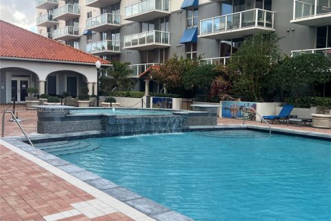 Condo in Miami, Florida, 1 bedroom  № 2086497 - photo 22