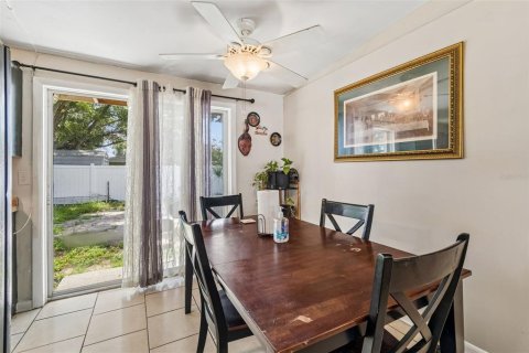 Villa ou maison à vendre à Tampa, Floride: 3 chambres, 82.5 m2 № 2297056 - photo 4