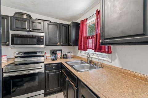 Villa ou maison à vendre à Tampa, Floride: 3 chambres, 82.5 m2 № 2297056 - photo 5