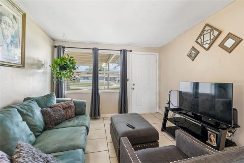 Villa ou maison à vendre à Tampa, Floride: 3 chambres, 82.5 m2 № 2297056 - photo 3