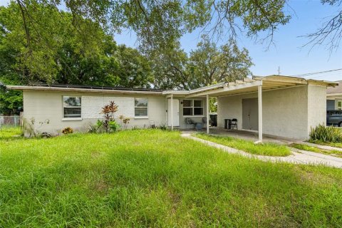 Villa ou maison à vendre à Tampa, Floride: 3 chambres, 82.5 m2 № 2297056 - photo 2