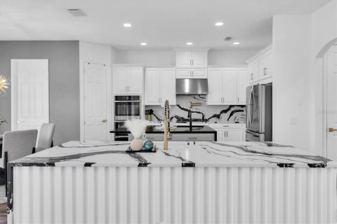 House in Odessa, Florida 6 bedrooms, 388.42 sq.m. № 1682958 - photo 13