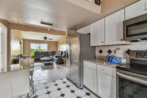 Villa ou maison à vendre à Sarasota, Floride: 3 chambres, 150.32 m2 № 1884160 - photo 28