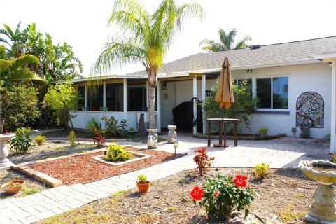 House in Holiday, Florida 3 bedrooms, 144.93 sq.m. № 1775671 - photo 10